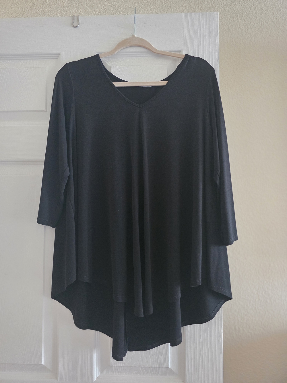 Green Envelope Black V-Neck Flowing Tunic